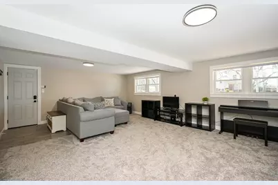 6825 Meadowcrest Drive, Downers Grove, IL 60516 - Photo 16