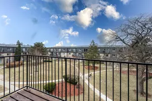 9448 Bay Colony Dr, Des Plaines, IL 60016 - Photo 14