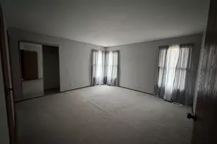 1871 Fox Run Dr, Elk Grove Village, IL 60007 - Photo 14