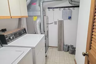 1871 Fox Run Dr, Elk Grove Village, IL 60007 - Photo 16