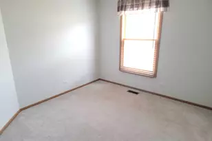 1871 Fox Run Dr, Elk Grove Village, IL 60007 - Photo 6