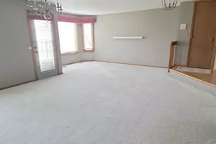 1871 Fox Run Dr, Elk Grove Village, IL 60007 - Photo 8