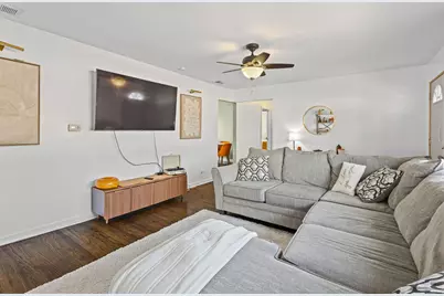 9301 S 54th Court, Oak Lawn, IL 60453 - Photo 6