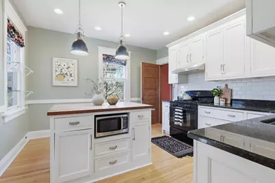 1137 Kirkwood Boulevard, Davenport, IA 52803 - Photo 16
