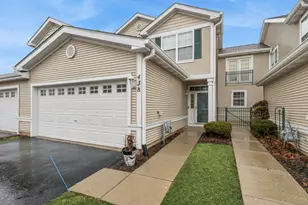 438 N Keswick Ct, Round Lake, IL 60073 - Photo 1