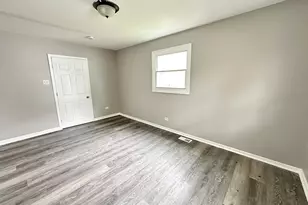 1581 Kenilworth Dr, Calumet City, IL 60409 - Photo 2