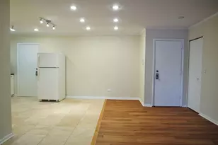 10369 Dearlove Rd, Glenview, IL 60025 - Photo 2