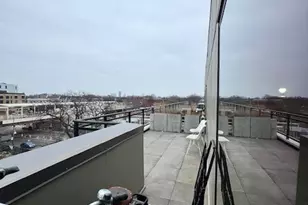 2407 W Eastwood Ave, Chicago, IL 60625 - Photo 10