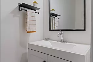 2003 N Hoyne Ave, Chicago, IL 60647 - Photo 14