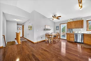 1409 Oakbrook Dr, Bloomington, IL 61704 - Photo 8