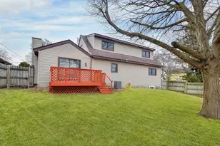 920 Zenner Ave, Aurora, IL 60505 - Photo 16