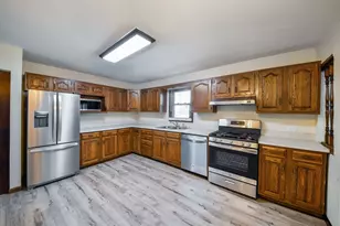 920 Zenner Ave, Aurora, IL 60505 - Photo 4