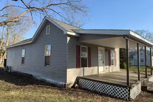 212 S Illinois St, Atwood, IL 61913 - Photo 2