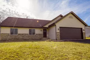 976 Prescott Dr, Rockford, IL 61108 - Photo 1