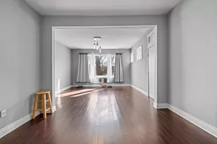 2548 W 57th St, Chicago, IL 60629 - Photo 4