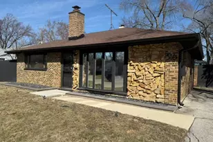 316 Mohawk St, Park Forest, IL 60466 - Photo 2