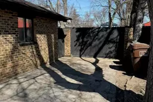 316 Mohawk St, Park Forest, IL 60466 - Photo 4