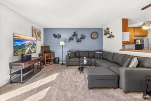 308 Peppertree Ln, Aurora, IL 60504 - Photo 6