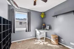 308 Peppertree Ln, Aurora, IL 60504 - Photo 10