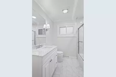 223 Kenloch Avenue, Libertyville, IL 60048 - Photo 8