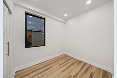 1040 W 34th Place, Chicago, IL 60608 - Photo 10