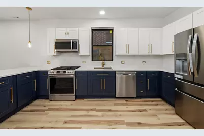 1040 W 34th Place, Chicago, IL 60608 - Photo 8