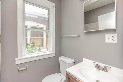 10210 S Bensley Avenue, Chicago, IL 60617 - Photo 10