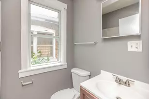 10210 S Bensley Ave, Chicago, IL 60617 - Photo 10