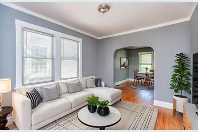 10210 S Bensley Avenue, Chicago, IL 60617 - Photo 2