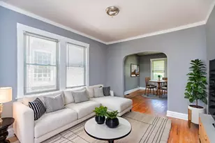 10210 S Bensley Ave, Chicago, IL 60617 - Photo 2