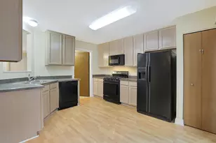 3184 Impressions Dr, Lake in the Hills, IL 60156 - Photo 10