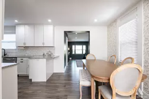 262 Lionel Rd, Riverside, IL 60546 - Photo 8