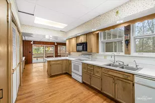 118 S Union St, Elgin, IL 60123 - Photo 8