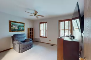 1705 Hawkins Ave, Downers Grove, IL 60516 - Photo 32