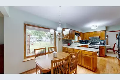 1705 Hawkins Avenue, Downers Grove, IL 60516 - Photo 18