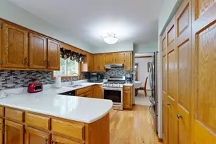 1705 Hawkins Ave, Downers Grove, IL 60516 - Photo 14