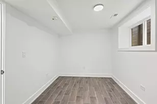 3934 N Sawyer Ave, Chicago, IL 60618 - Photo 12