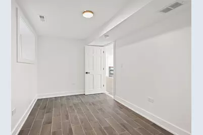 3934 N Sawyer Avenue #B, Chicago, IL 60618 - Photo 16