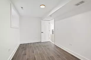 3934 N Sawyer Ave, Chicago, IL 60618 - Photo 16