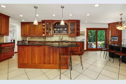 9117 Kenneth Avenue, Skokie, IL 60076 - Photo 8