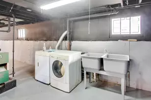 10100 S Parnell Ave, Chicago, IL 60628 - Photo 22