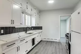 10100 S Parnell Ave, Chicago, IL 60628 - Photo 8