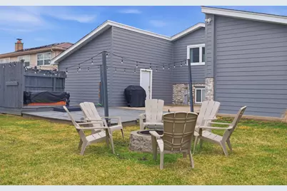 2221 Charmingfare Drive, Woodridge, IL 60517 - Photo 38