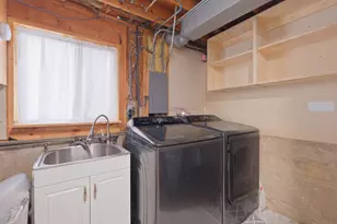 2221 Charmingfare Dr, Woodridge, IL 60517 - Photo 32