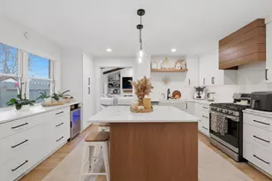 2221 Charmingfare Dr, Woodridge, IL 60517 - Photo 14