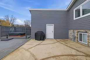 2221 Charmingfare Dr, Woodridge, IL 60517 - Photo 34