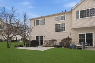 1110 Colonial Dr, Joliet, IL 60432 - Photo 4