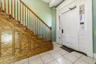 469 N Lake St, Aurora, IL 60506 - Photo 2