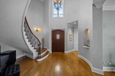 697 Bluff Road, Lake Bluff, IL 60044 - Photo 2