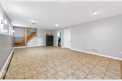 9405 S 69th Court, Oak Lawn, IL 60453 - Photo 12